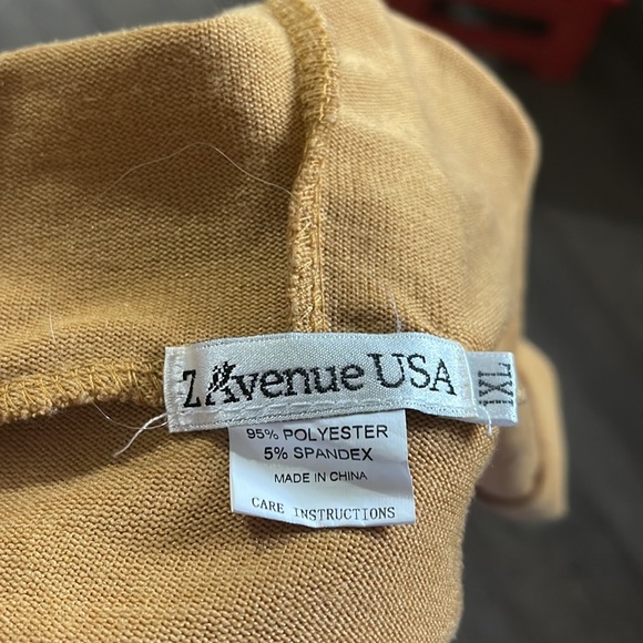 Mustard button up cardigan with a hoodie size XL - Picture 7 of 7